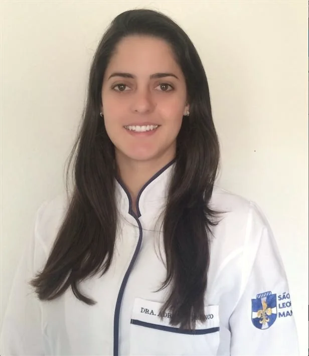 Dra. Adriana Franco, da Sallus Odontologia
